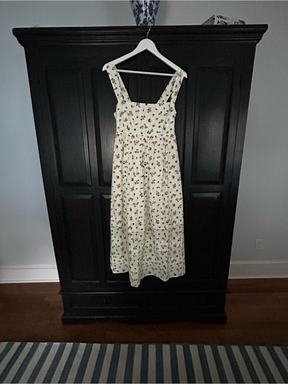 The Perfect Sundress for Day or Evening.
Tiny Yellow Rosebud Print